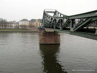 Eiserner Steg (The Iron Bridge)
