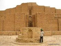 One of the 4 main gates of the Ziggurat
